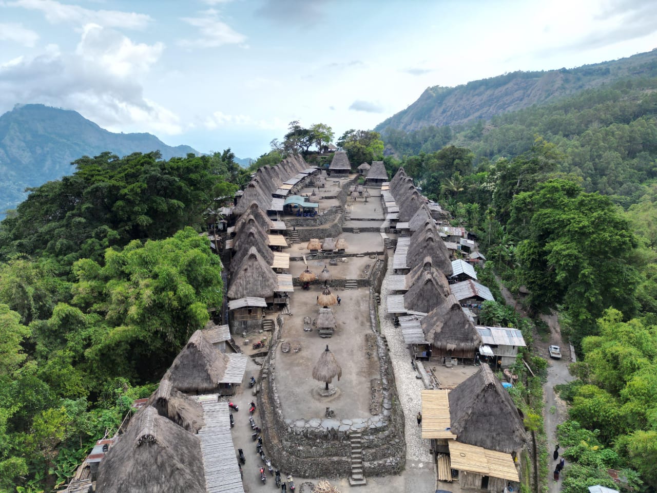 traditionelles Dorf Bena