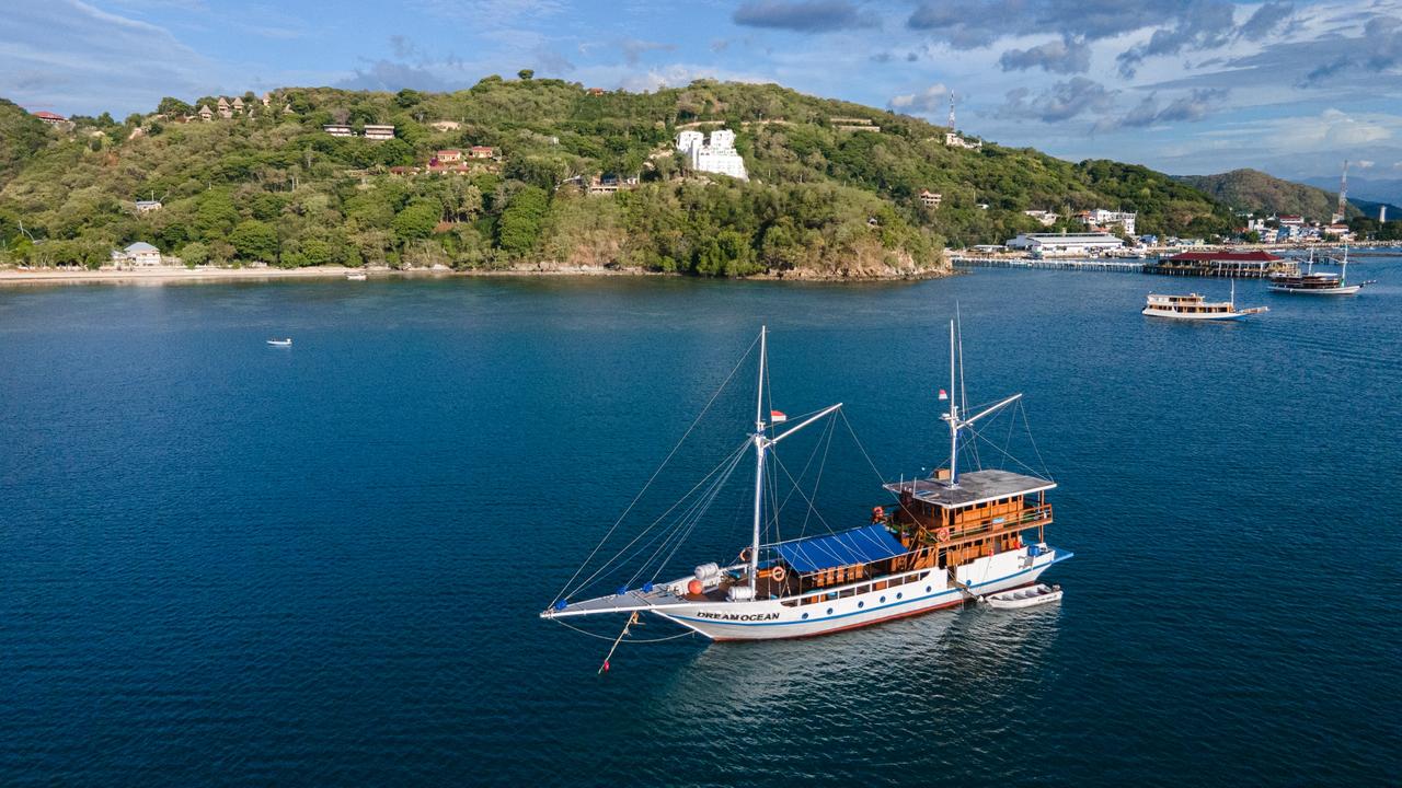 Gemeinsamer Bootsausflug: Traummeer zum Komodo-Nationalpark