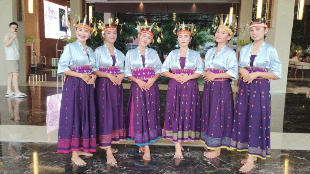 Гендерное неравенство в отношении женщин в туристической индустрии в Национальном парке Комодо, Индонезия.