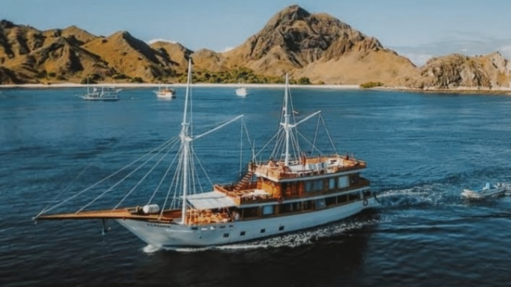 3 Tage/2 Nächte Komodo-Gruppentour mit Luxury Yumana – Luxuriöses Tauchsafari-Abenteuer im Komodo-Nationalpark