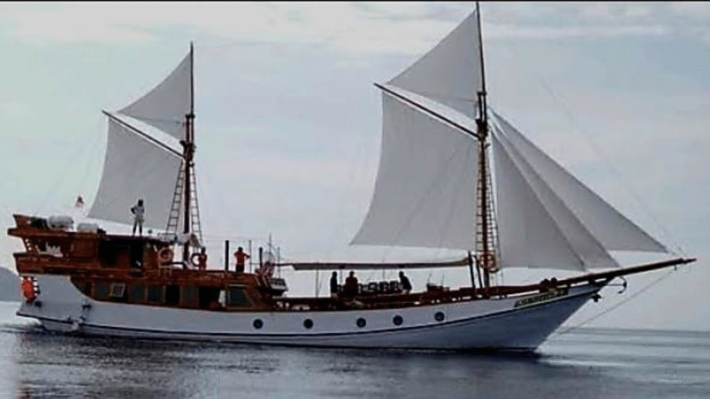 Explore Komodo National Park Aboard the Alfathran Phinisi Liveaboard