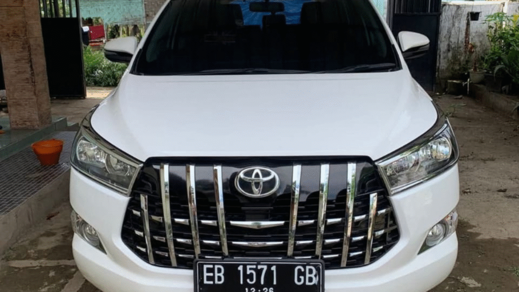 코모도 파다르 투어는 2021년 10월 라부안 바조 대통령 방문을 지원합니다