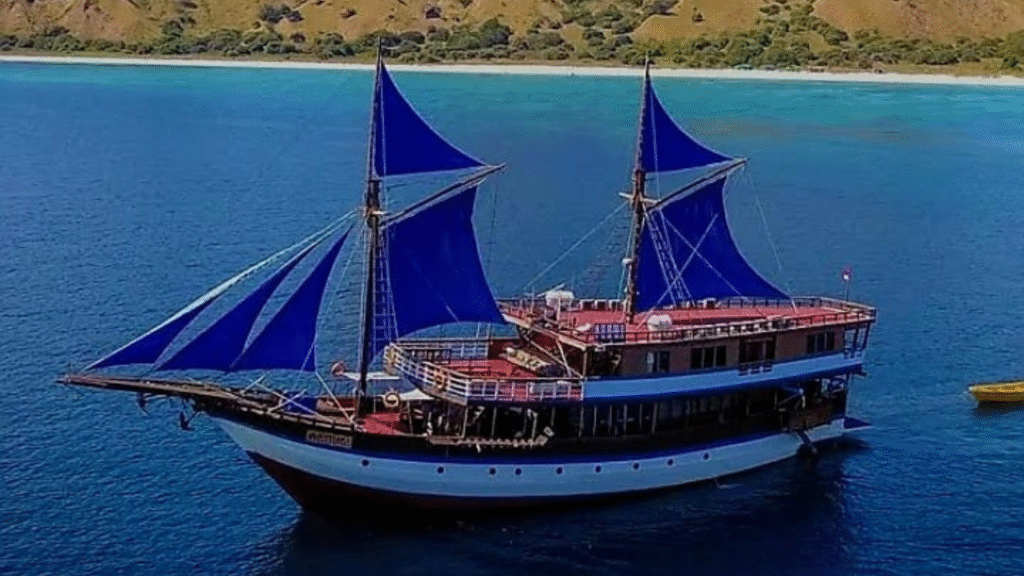 Mutiara Phinisi：科莫多国家公园优雅的 VVIP 豪华游艇租赁