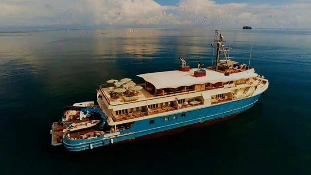 库达尼尔探险家号：印尼顶级VVIP探险游艇