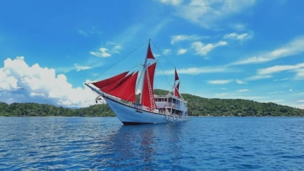 Location de yacht Thalassa 1 VIP Phinisi – Croisière de luxe dans le parc national de Komodo