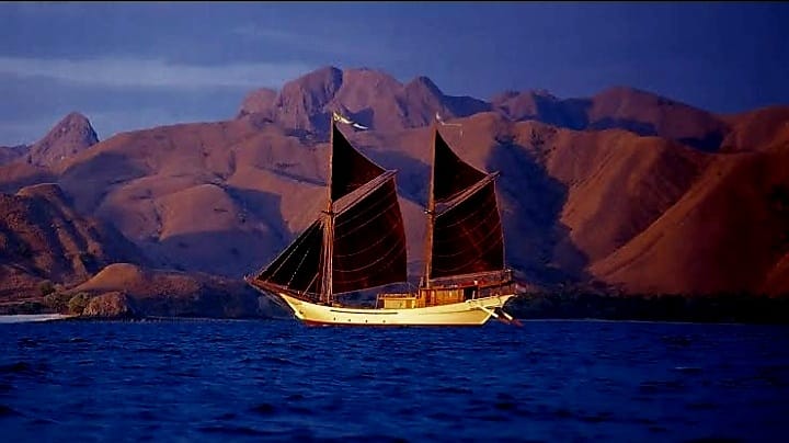 Silolona — A VVIP Luxury Phinisi Yacht Charter Through Indonesia’s Iconic Seas