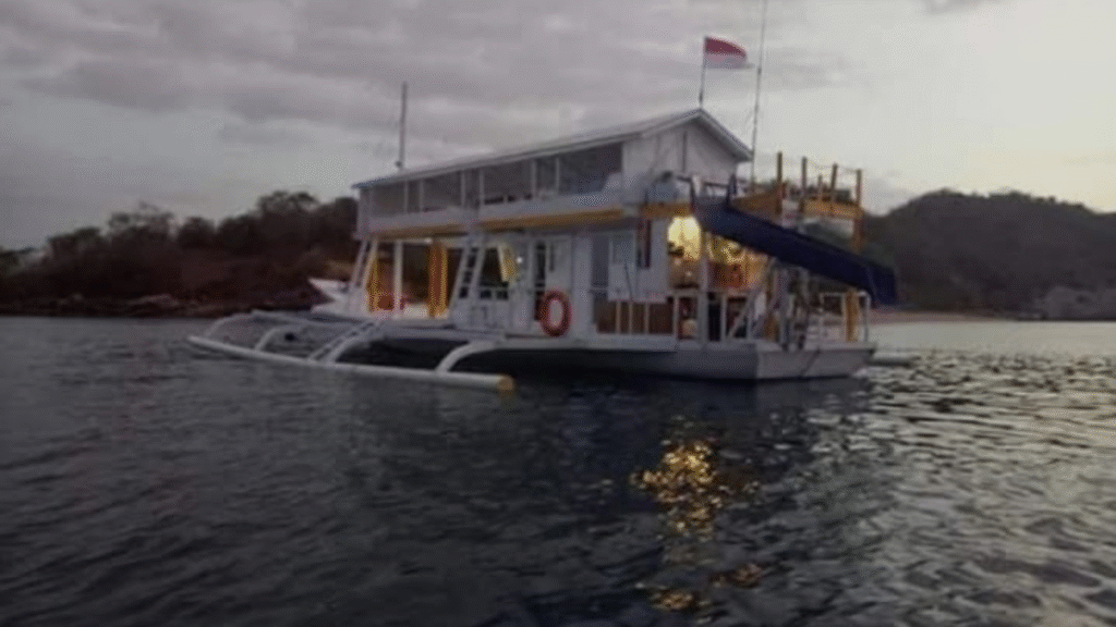 标准船 Mata Komodo — 科莫多国家公园传统船宿探险之旅