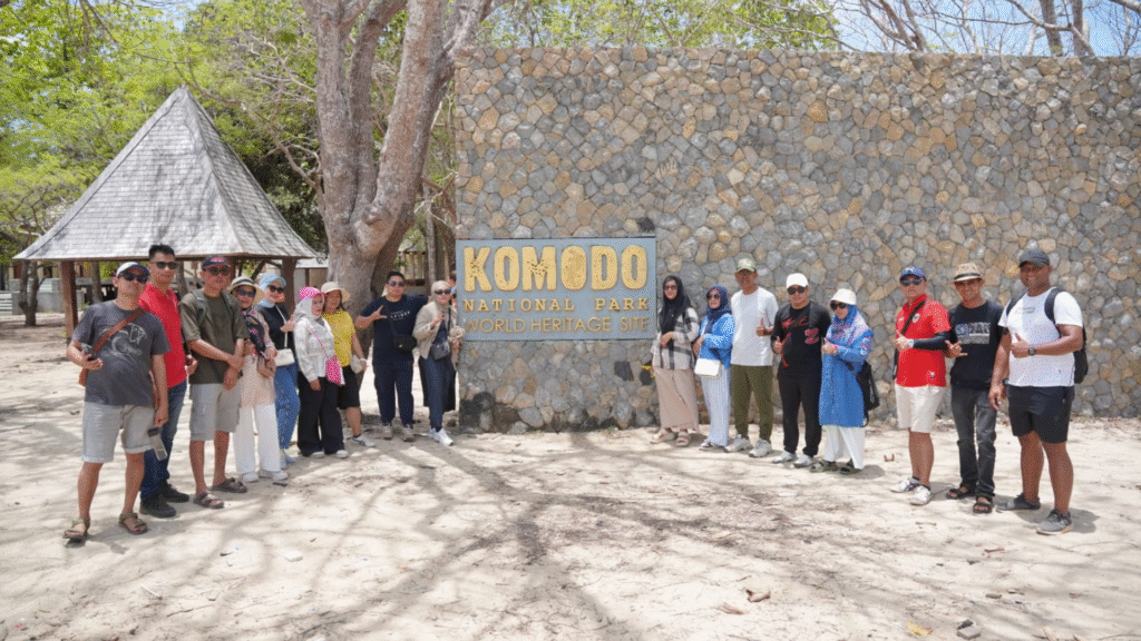 🌺 Komodo Padar Tours – Your Gateway to Komodo & Flores Adventures