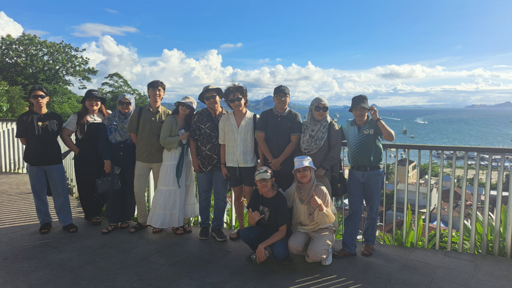 🌍 Can You Visit Komodo Island Without a Tour? Here’s What You Need to Know