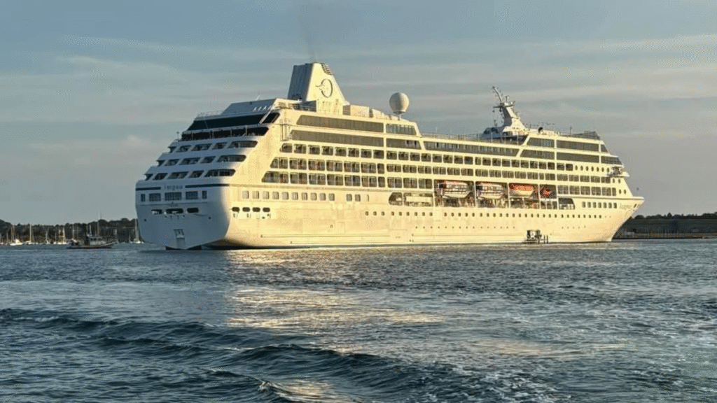 Komodo National Park Cruise Handling — A Seamless Shore Excursion Adventure