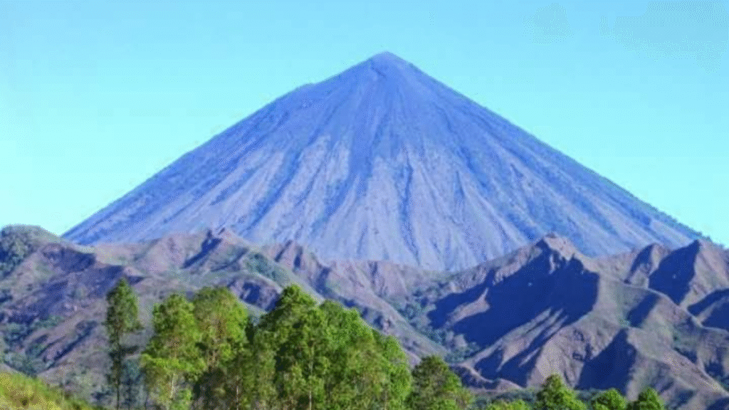 Discover the Magic of Flores – 4 Days, 3 Nights Adventure Tour