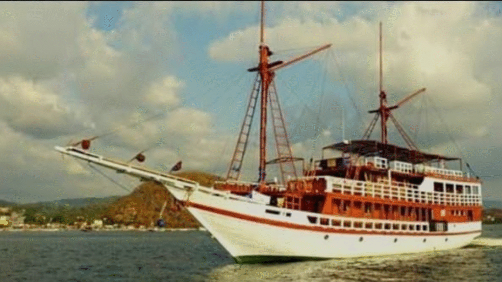 Seamore Papua Liveaboard: Explore Indonesia’s Best Diving Destinations by Phinisi