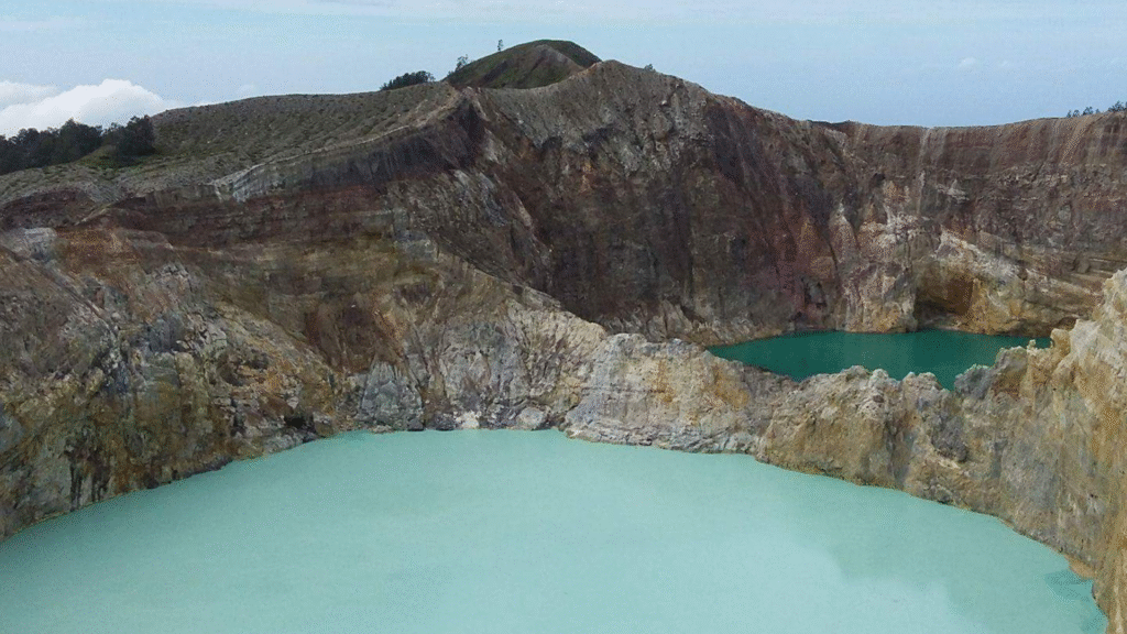 Flores Island Overland Tour 7 Days from Labuan Bajo: The Ultimate Flores Adventure