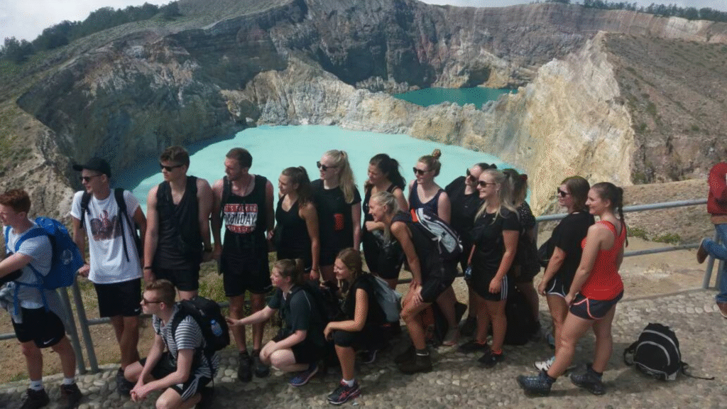 Mount Kelimutu & Komodo Tour 4 Days – The Ultimate Flores Adventure