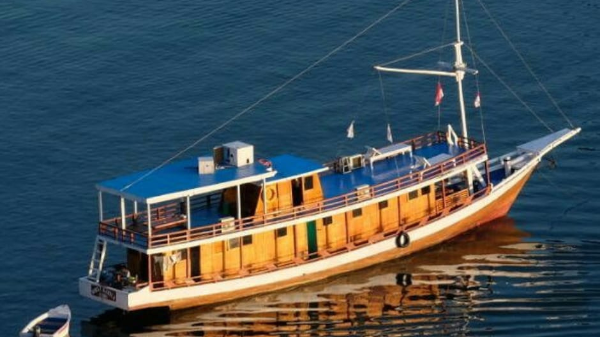 Komodo Sharing Trip – Explore Komodo National Park Together