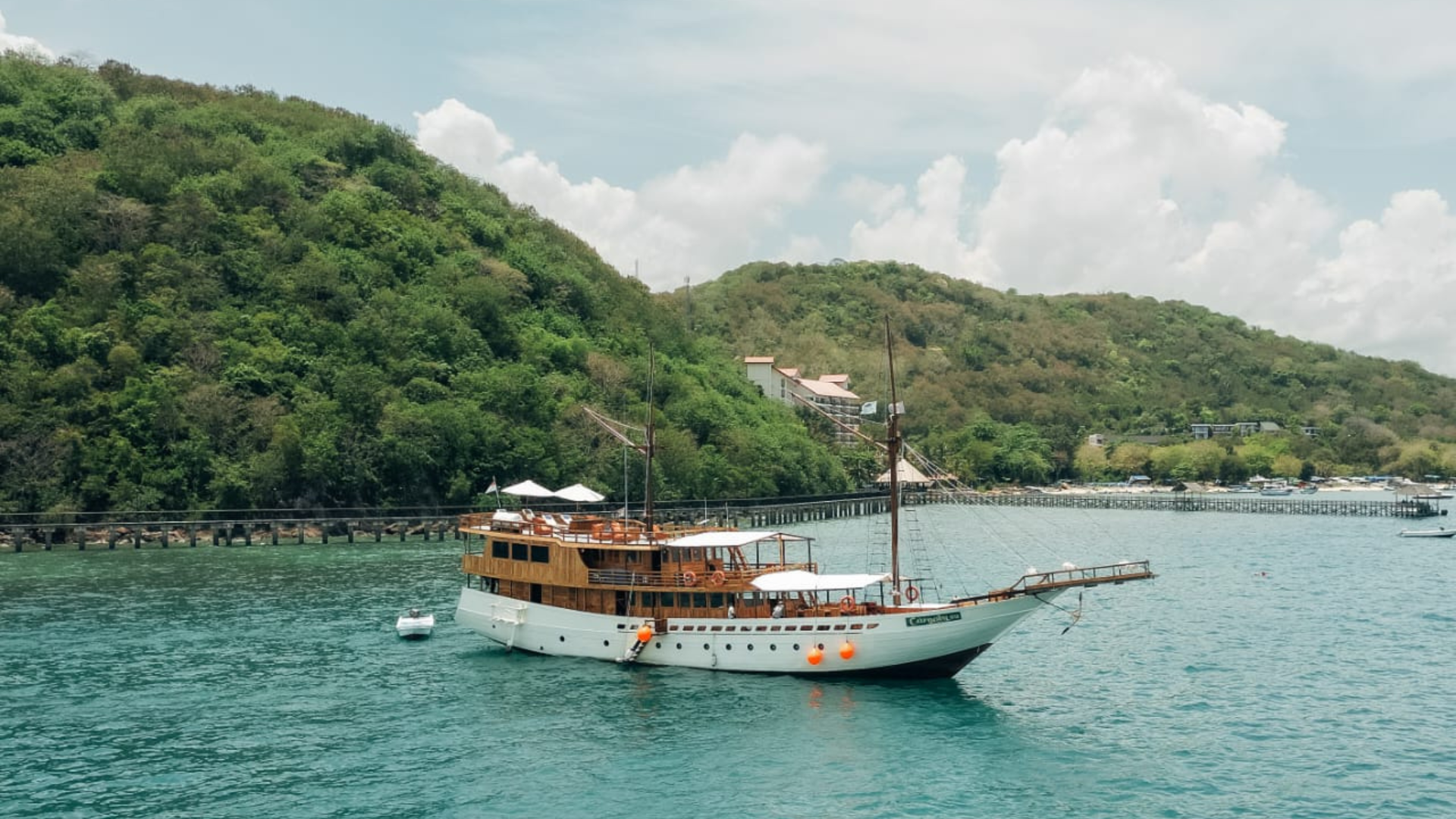 Komodo Luxury Boat Charter: Sail in Style Around Komodo National Park