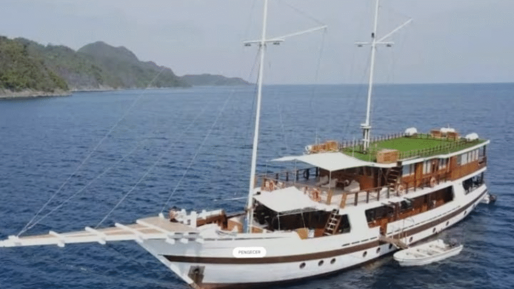 Chakana Liveaboard: A Luxury Phinisi Yacht Adventure in Indonesia