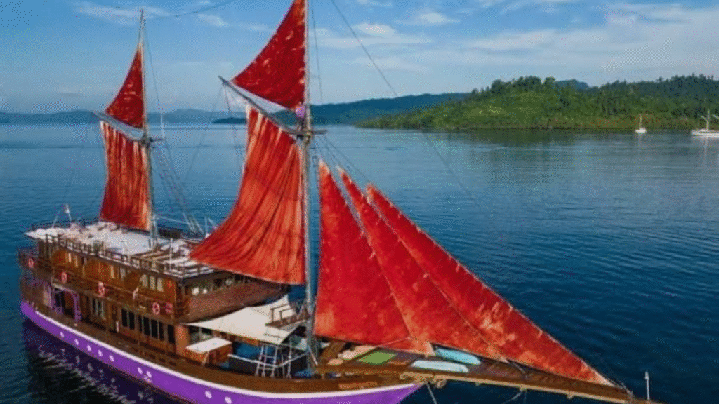 Tiare Cruise – Luxury Phinisi Yacht Adventure in Indonesia