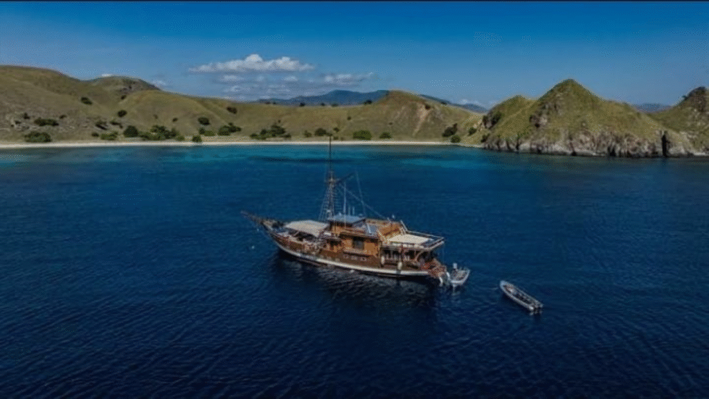 Amaya Explorer Liveaboard – Luxury Diving Adventure in Indonesia