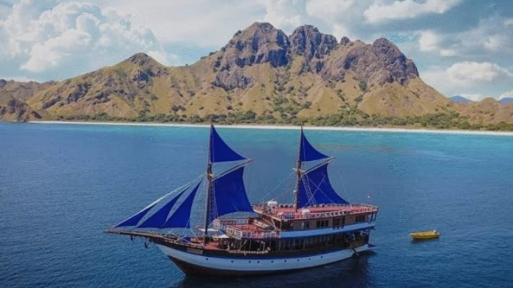 Mutiara Cruise: Luxury Phinisi Experience in Komodo National Park