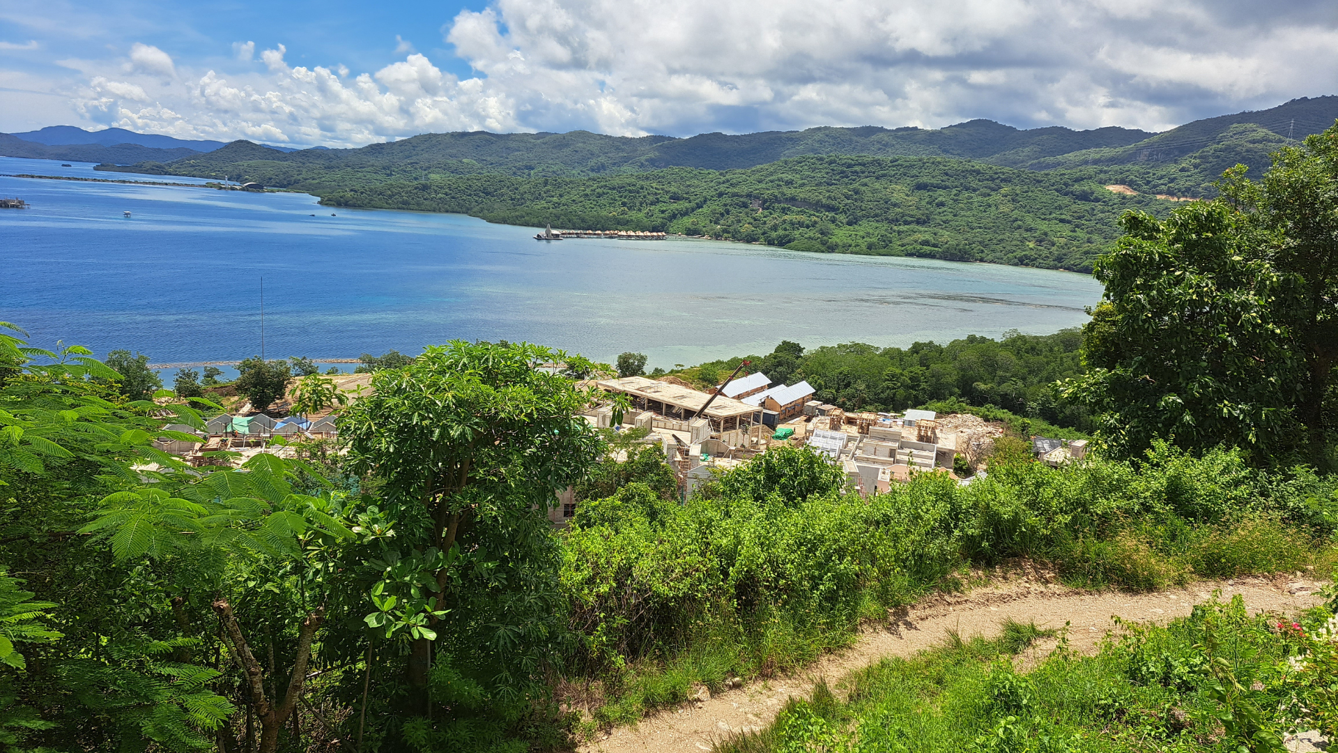 Premium Komodo Tour 2 Days 1 Night for Your Family