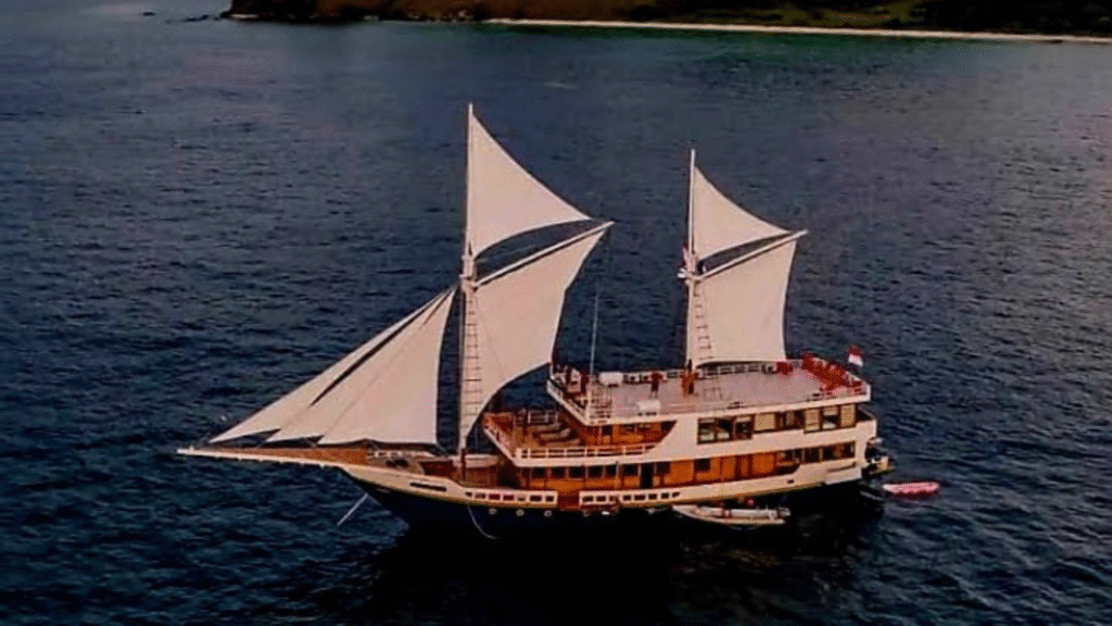 Four Days Trip Komodo Labuan Bajo: The Ultimate Complete Adventure