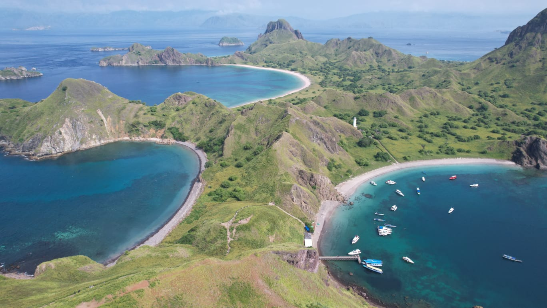 Day 2: Padar Island – Komodo Island – Pink Beach – Manta Point