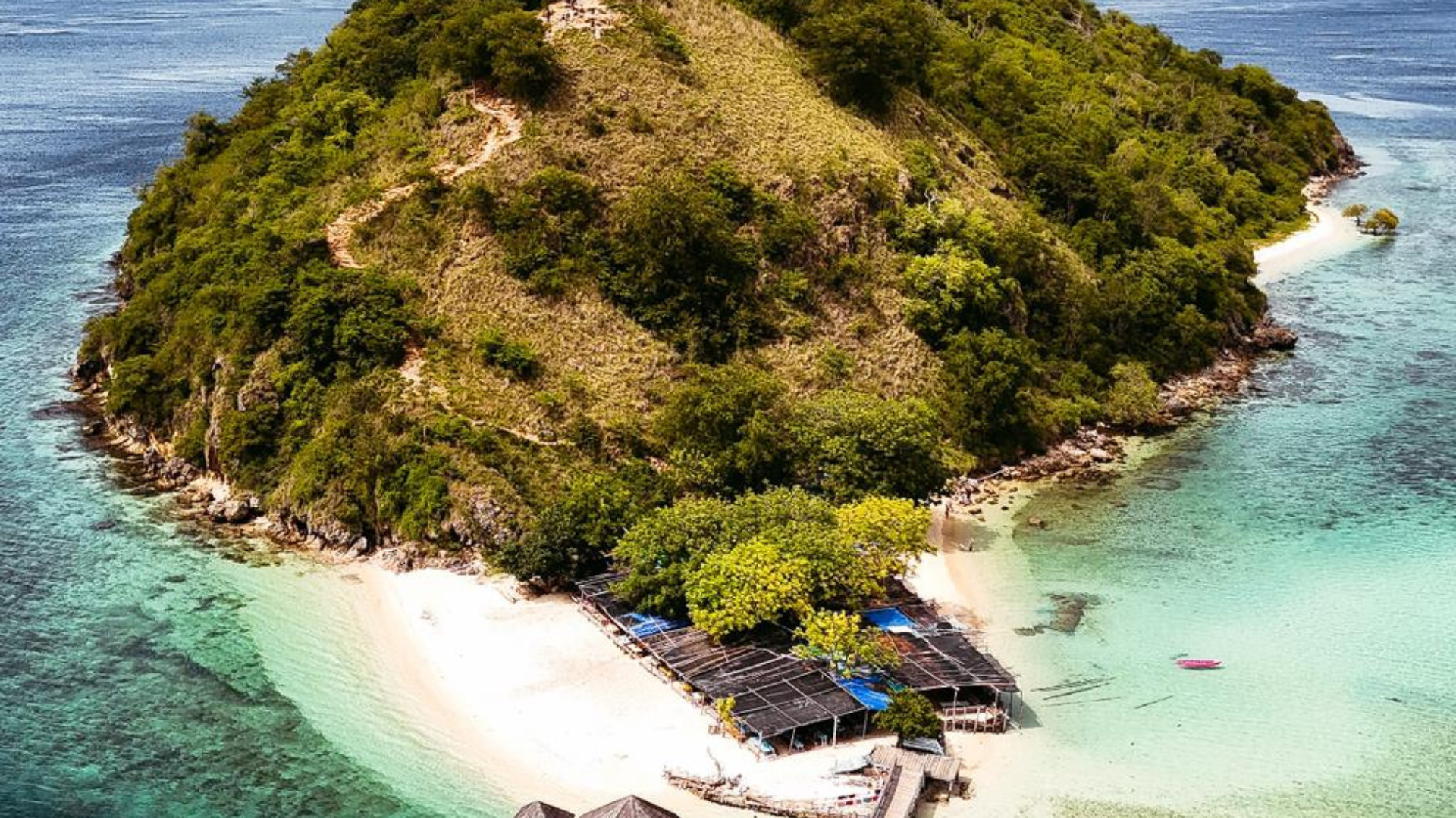 Kanawa Island: A Tropical Paradise Near Labuan Bajo