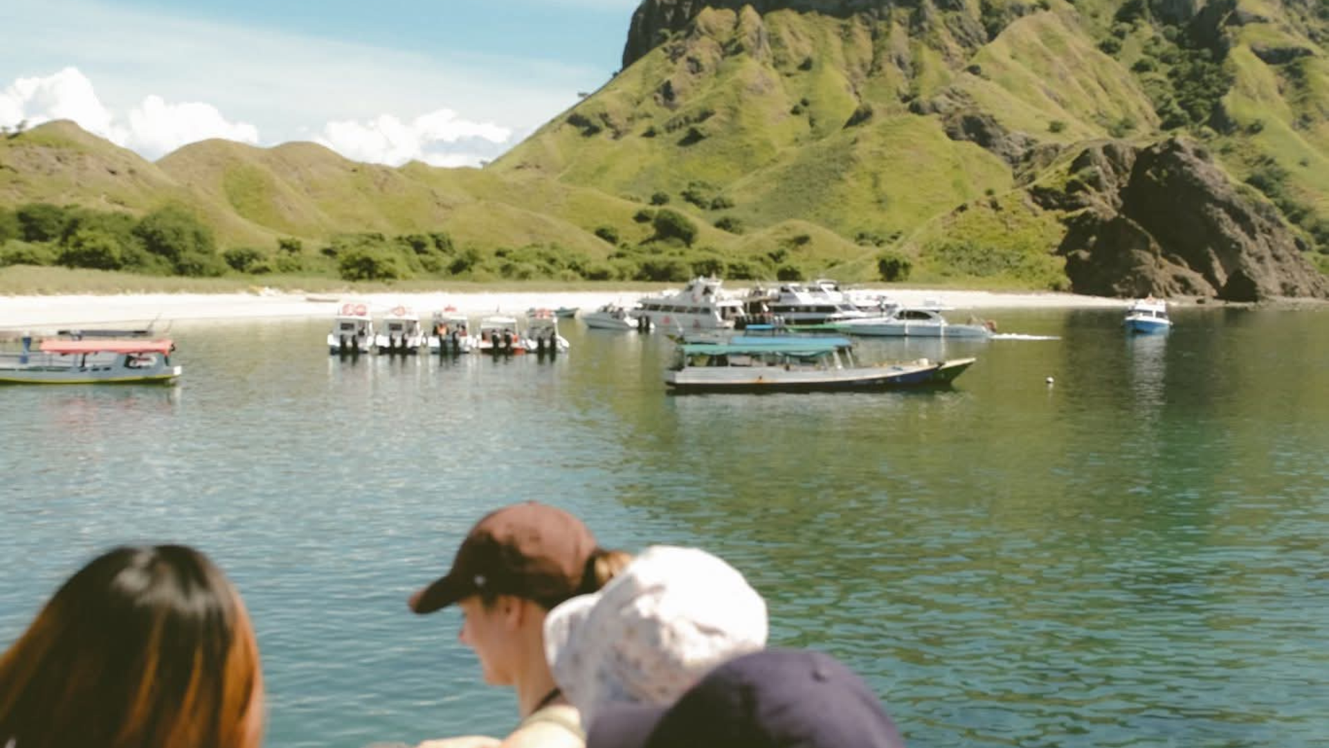Komodo Private Boat Charter: KTT05 Private AC Cabin Boat Experience
