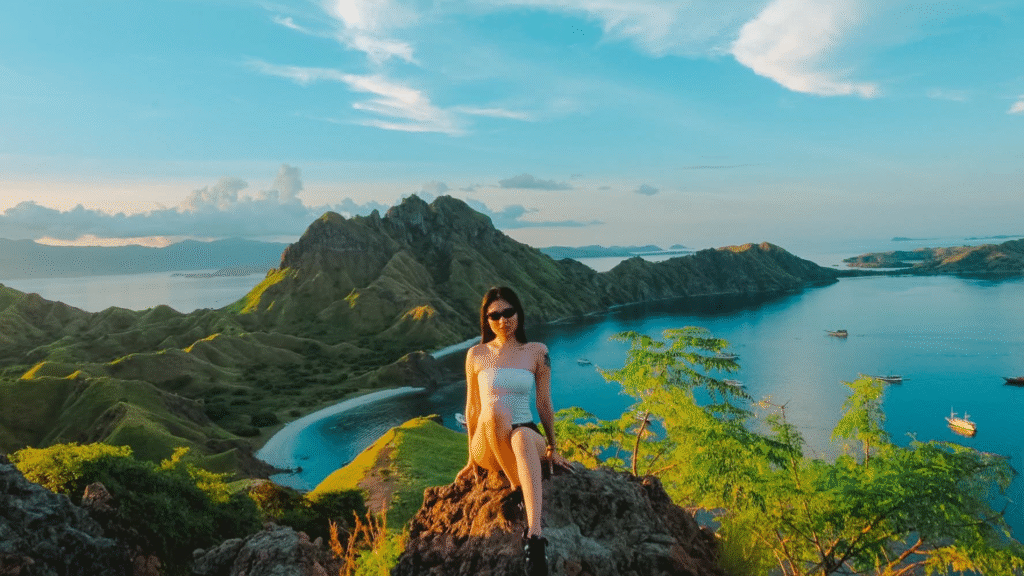 Labuan Bajo Cruise Tour: A Tropical Sailing Adventure in Indonesia