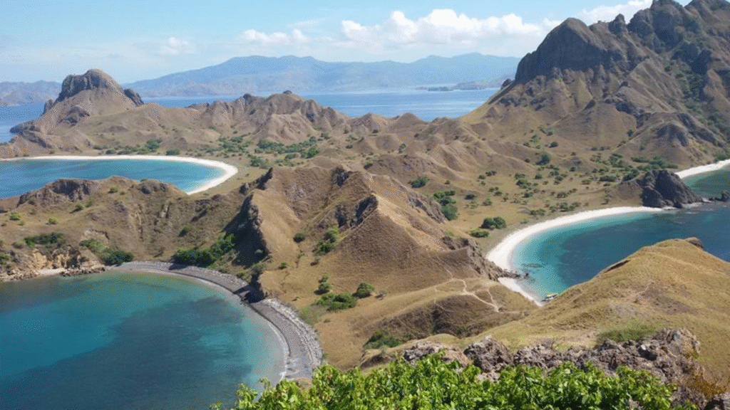 6 Days Komodo Cruise Flores Tour: The Ultimate Sailing and Overland Adventure