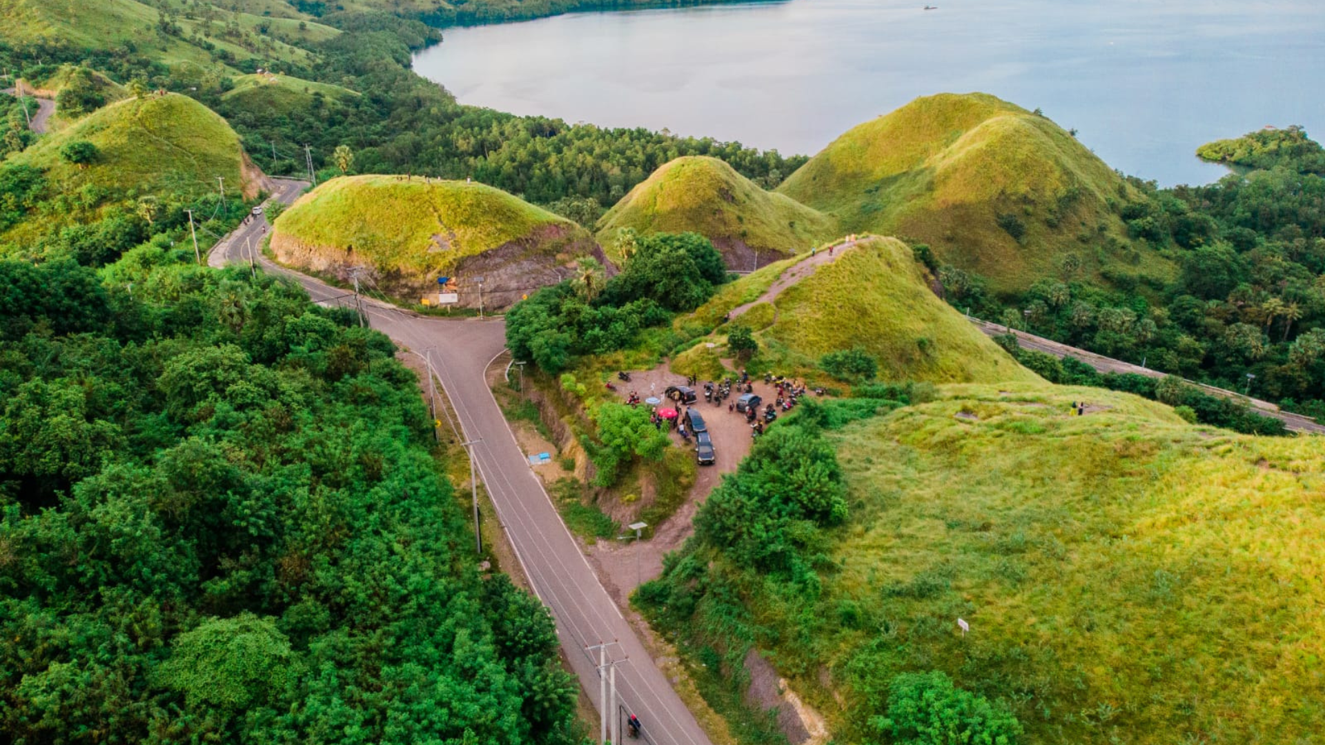 Komodo and Flores Tour Package: The Perfect Combination of Land and Sea Adventure