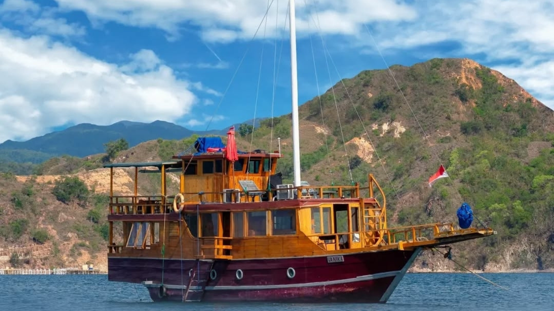Labuan Bajo Private Boat Rental: Explore Komodo with Complete Freedom