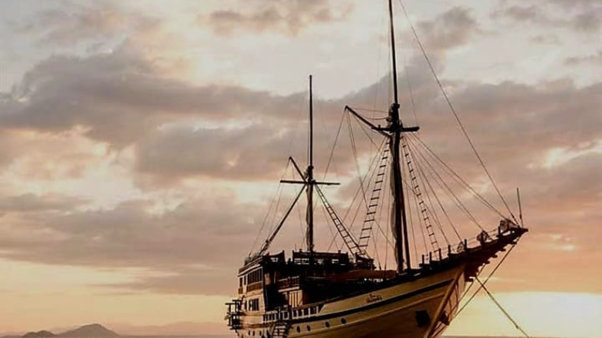 Komodo Cruise 3 Days 2 Nights: The Ultimate Flores Sailing Adventure