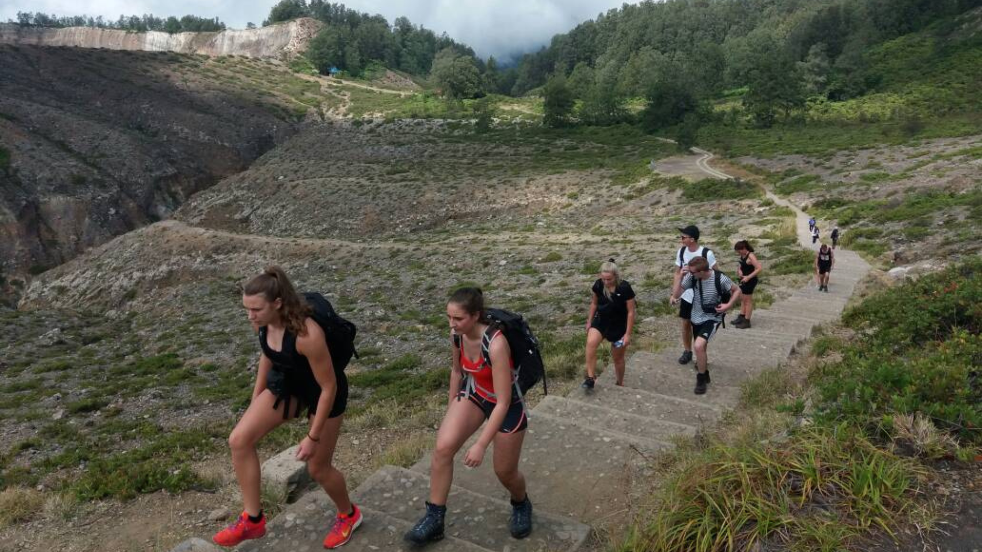 Flores Hiking Tour: Explore the Natural Beauty of Flores