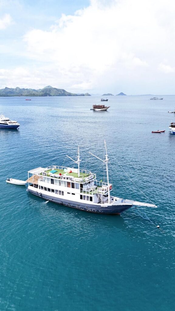 Best Private Komodo Boat Trip: Explore the Islands at Your Own Pace