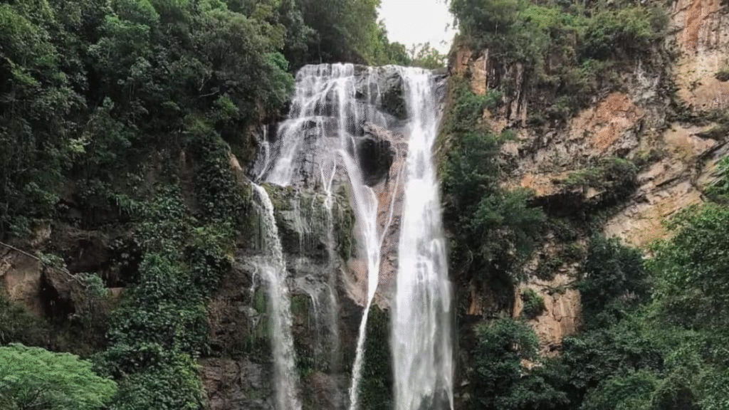 Cunca Rami: A Hidden Waterfall in the Heart of Flores