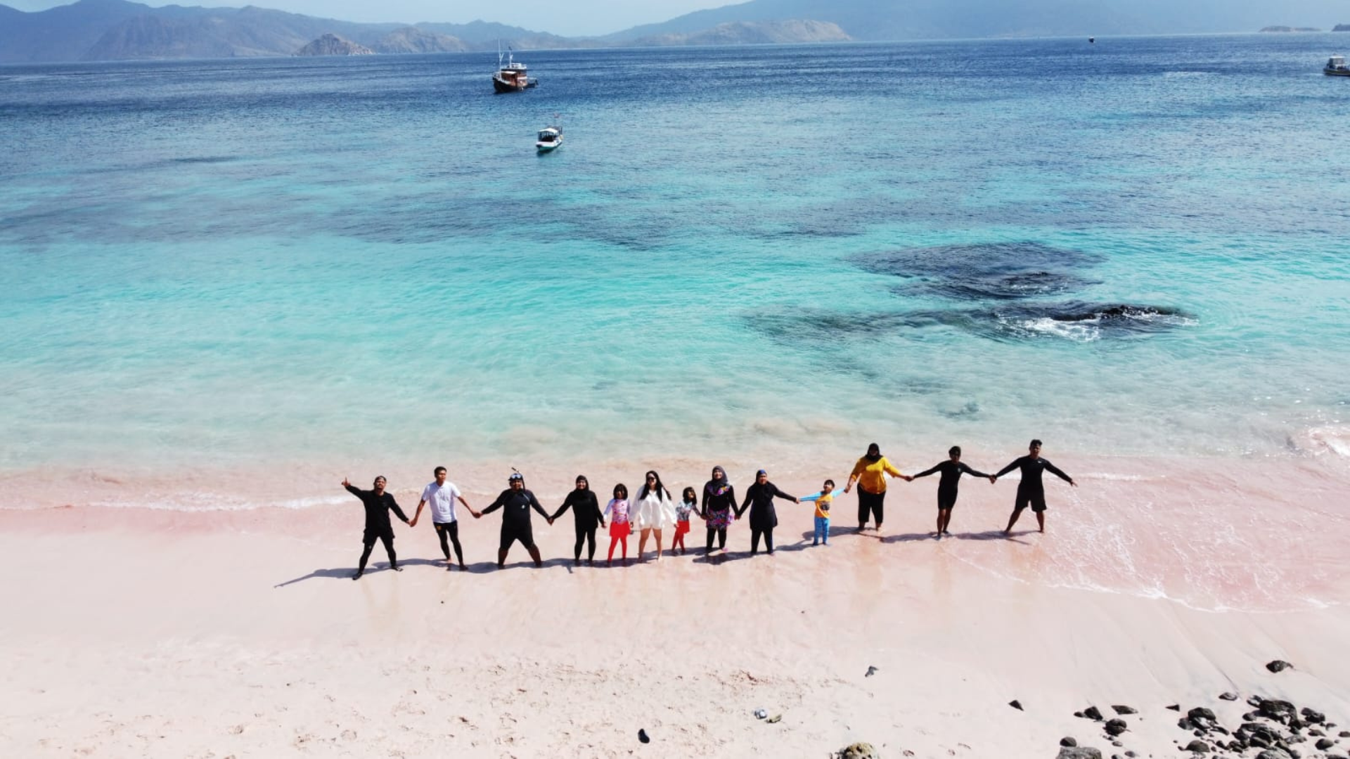 Komodo Boat Tour 4 Days 3 Nights: The Ultimate Island-Hopping Experience