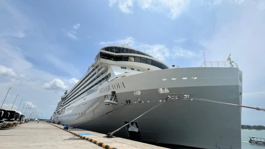Silver Nova Komodo Excursion: Experience a Luxury Adventure in Komodo National Park