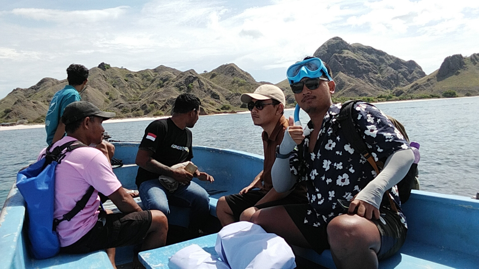 Flores Guided Tour: Discover the Island with Local Knowledge