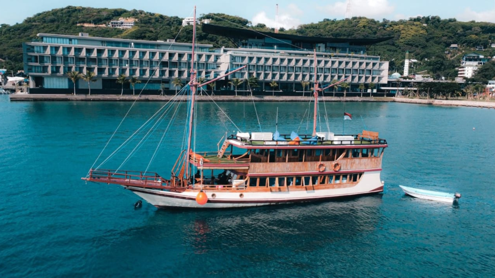 Labuan Bajo Boat Trip: Explore Komodo National Park by Sea