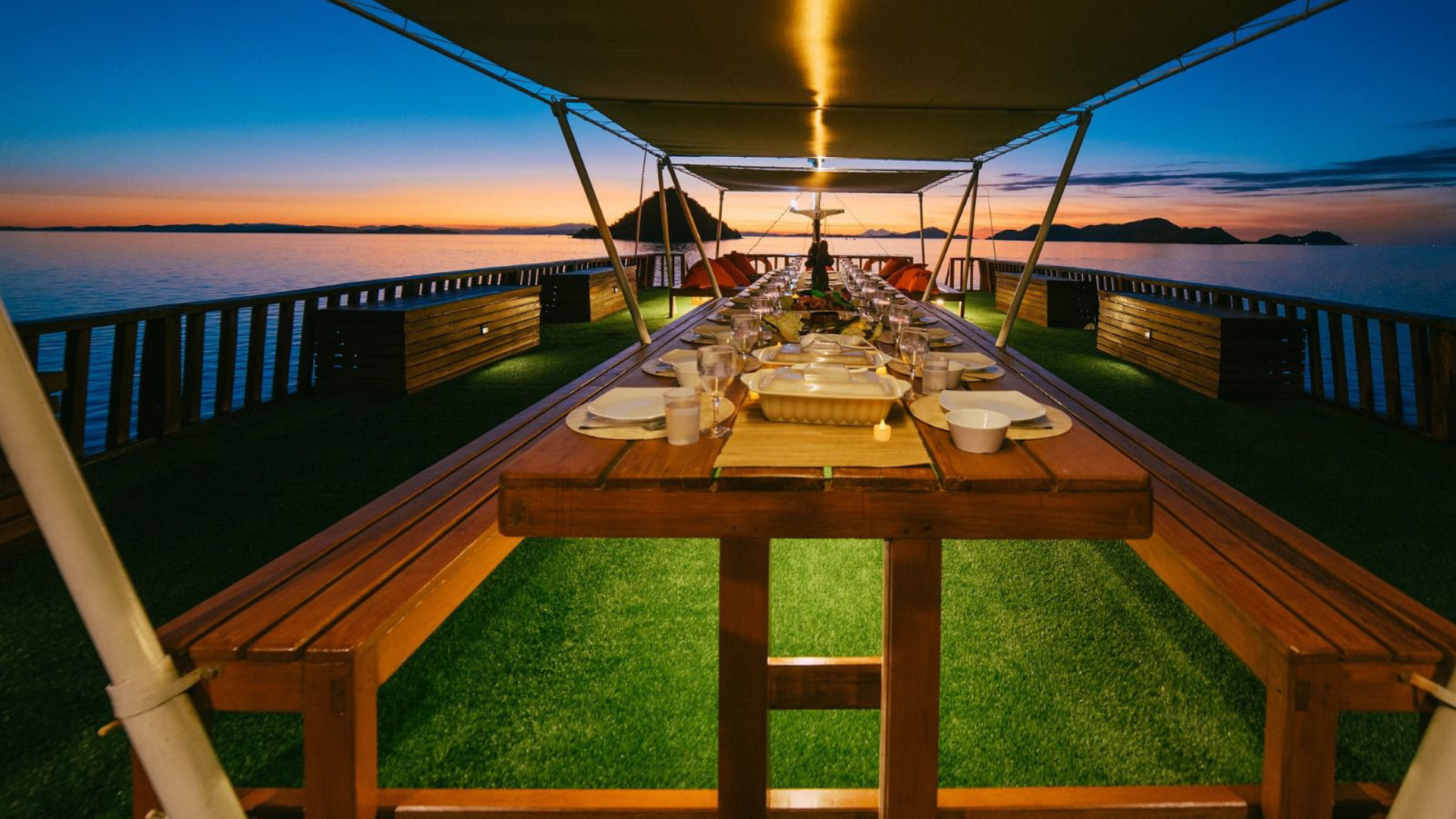 Luxury Boat Charter Komodo: Sail Beyond the Ordinary