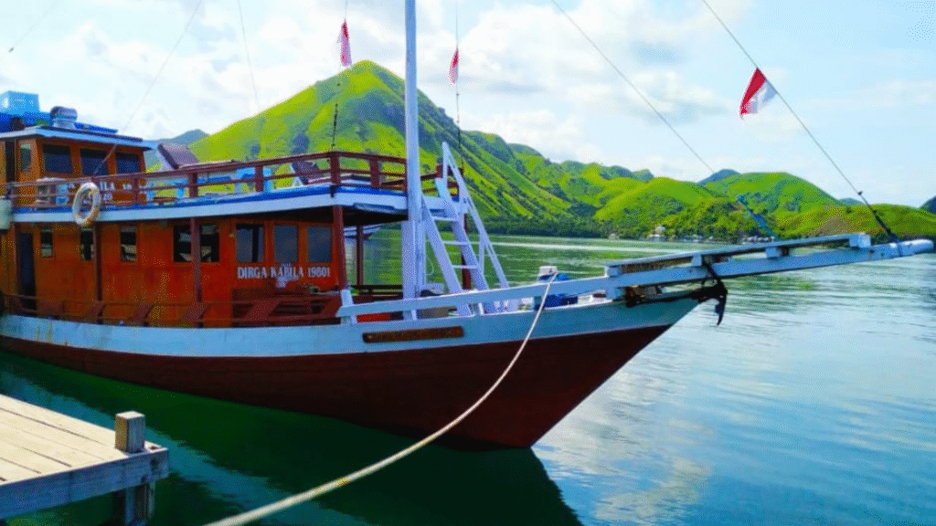 Best Phinisi Boat Komodo: Find Your Perfect Sailing Experience