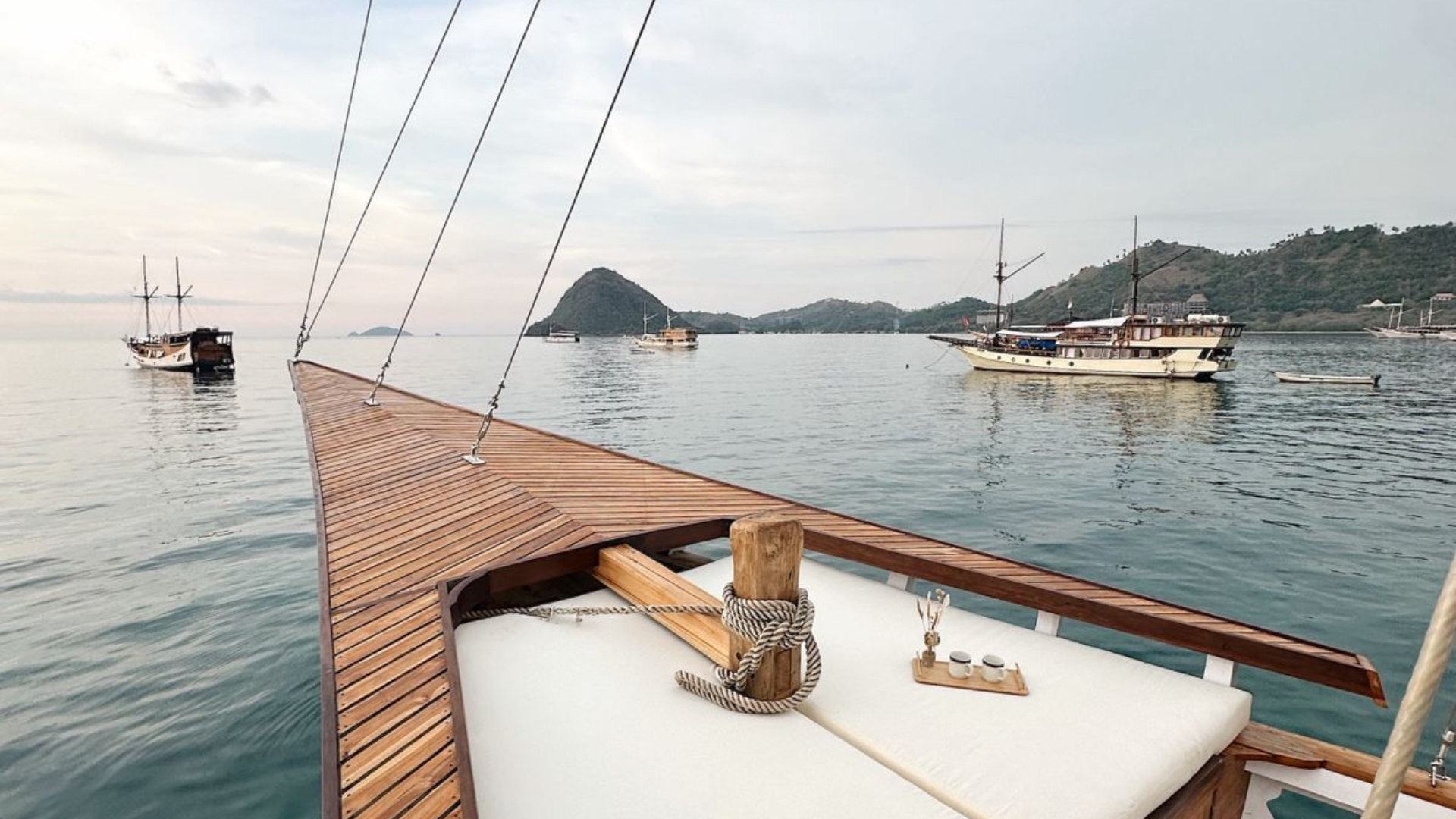 Phinisi Sailing Indonesia: Explore the Archipelago by Sea