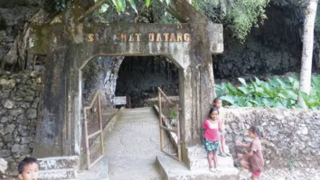 Liang Bua Archaeological Site Tour: Discover Flores' Prehistoric Past