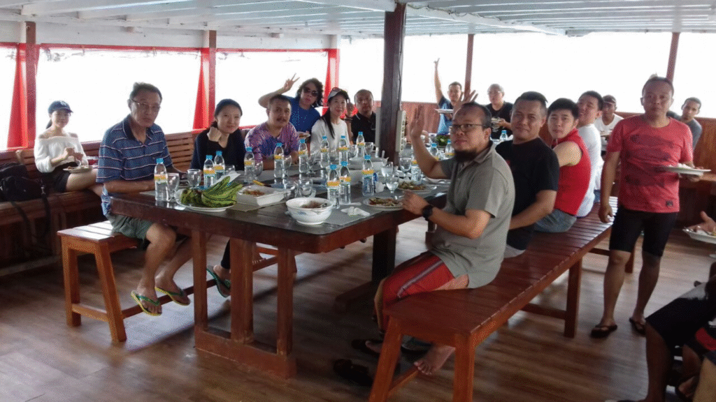 Komodo Boat Trip 3 Days 2 Nights: Explore Islands by Boat