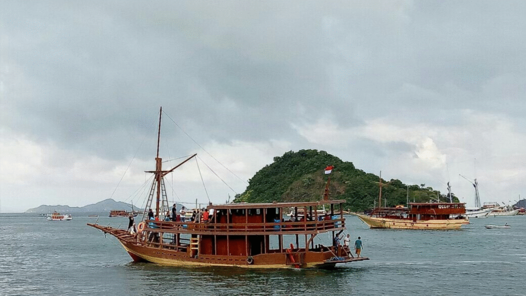 Komodo Cruise 3 Days 2 Nights: A Relaxing Island Escape
