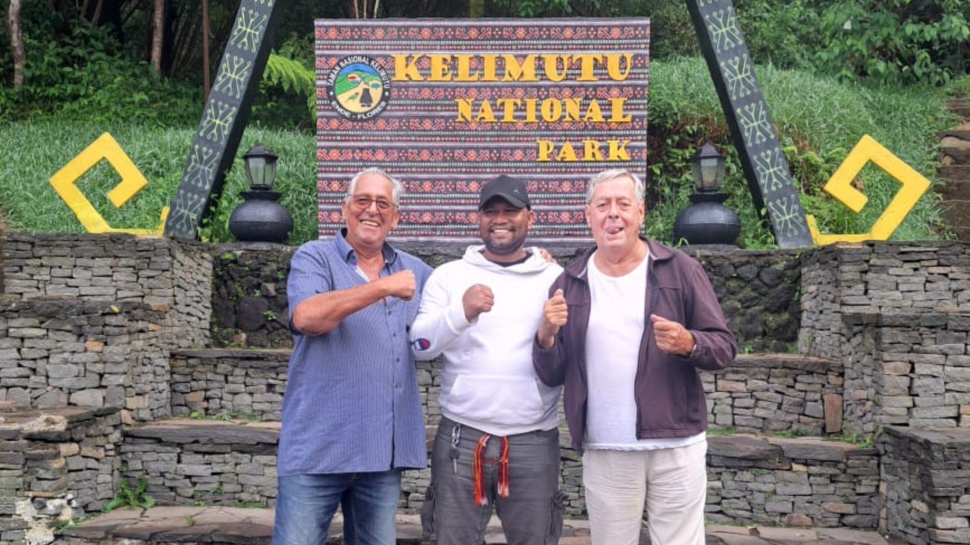 Kelimutu Tour Guide: Tips for Exploring the Famous Lakes