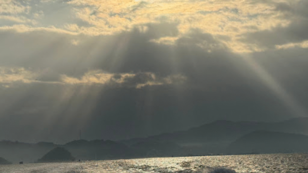 Private Komodo Sunset Cruise: Sail Into a Tropical Evening